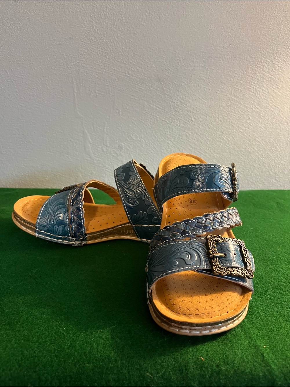 L'Artiste Spring Step Size 38 Blue Astra‎ Sandals Embossed Leather Ornate Buckle - Picture 2 of 11